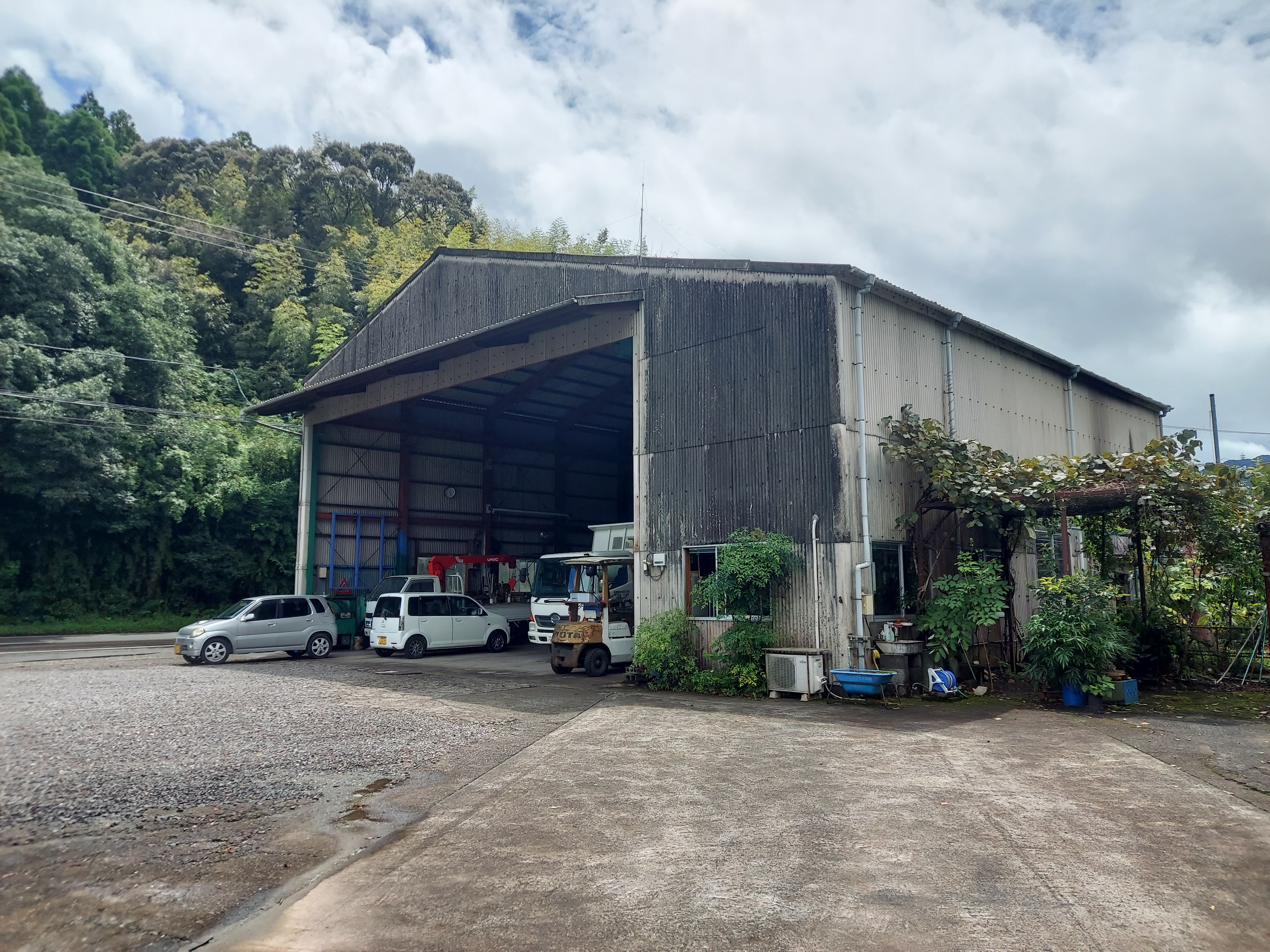 【四万十市】『富田整備工場』の後継者・土地活用のアイデア募集！◇新たな発想でガレージを活かす！整備場付き”ライダーハウス”もあり？！